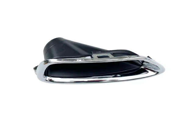 Alternative view of RAMKA HALOGENU CHROM JEEP GRAND CHEROKEE WK2 ( KOD OE 68261710AA )