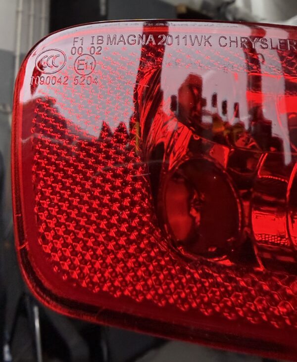 Alternative view of Lampa przeciwmgielna lewa OE 57010717AC